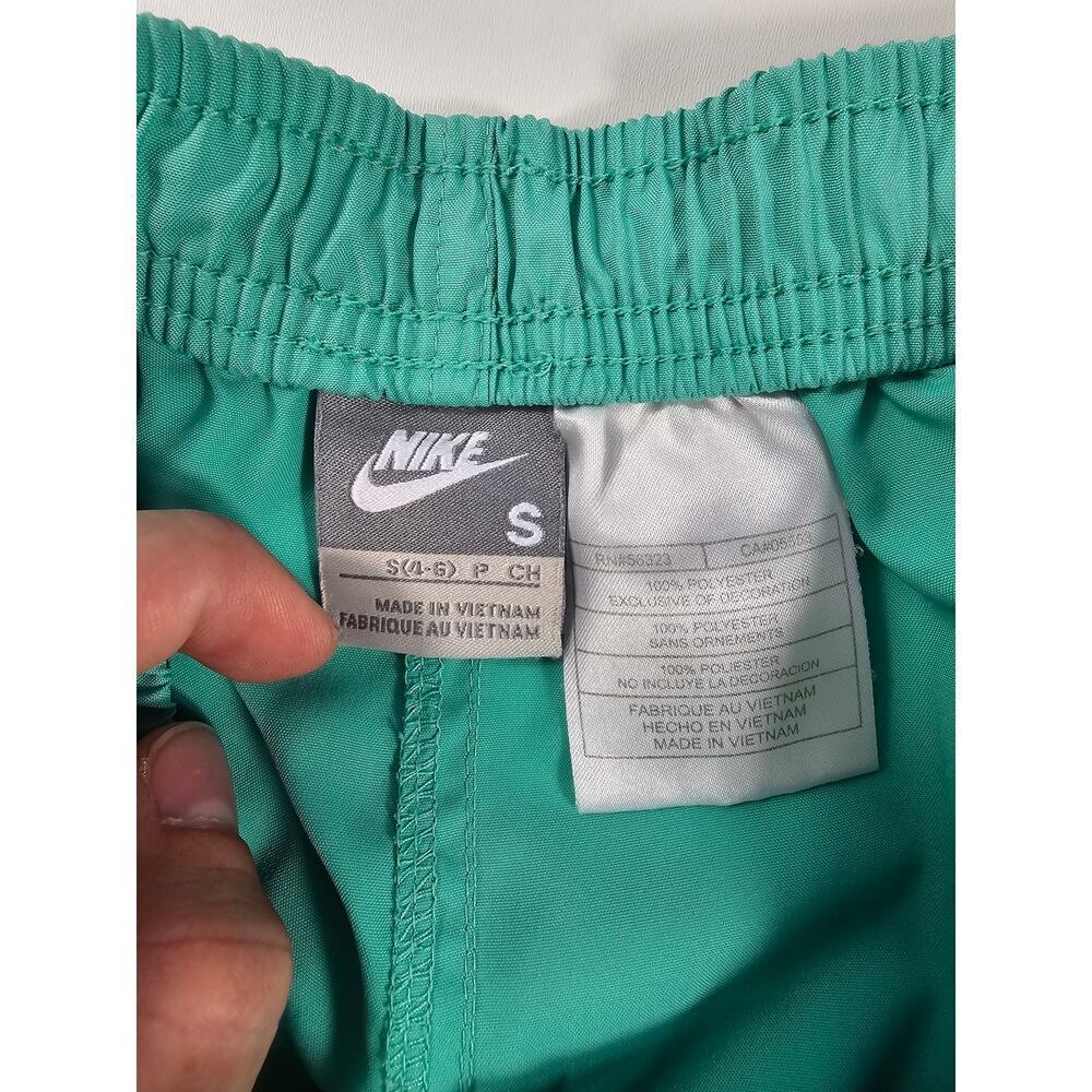 Nike women blue pocket shorts nylon with elastic waist ^ - Picture 5 of 7